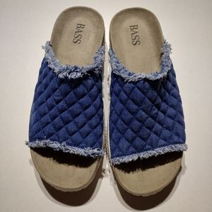 WOMEN`S "BASS" FRAYED BLUE DENIM SLIP ON SHOES SZ 9 MED.